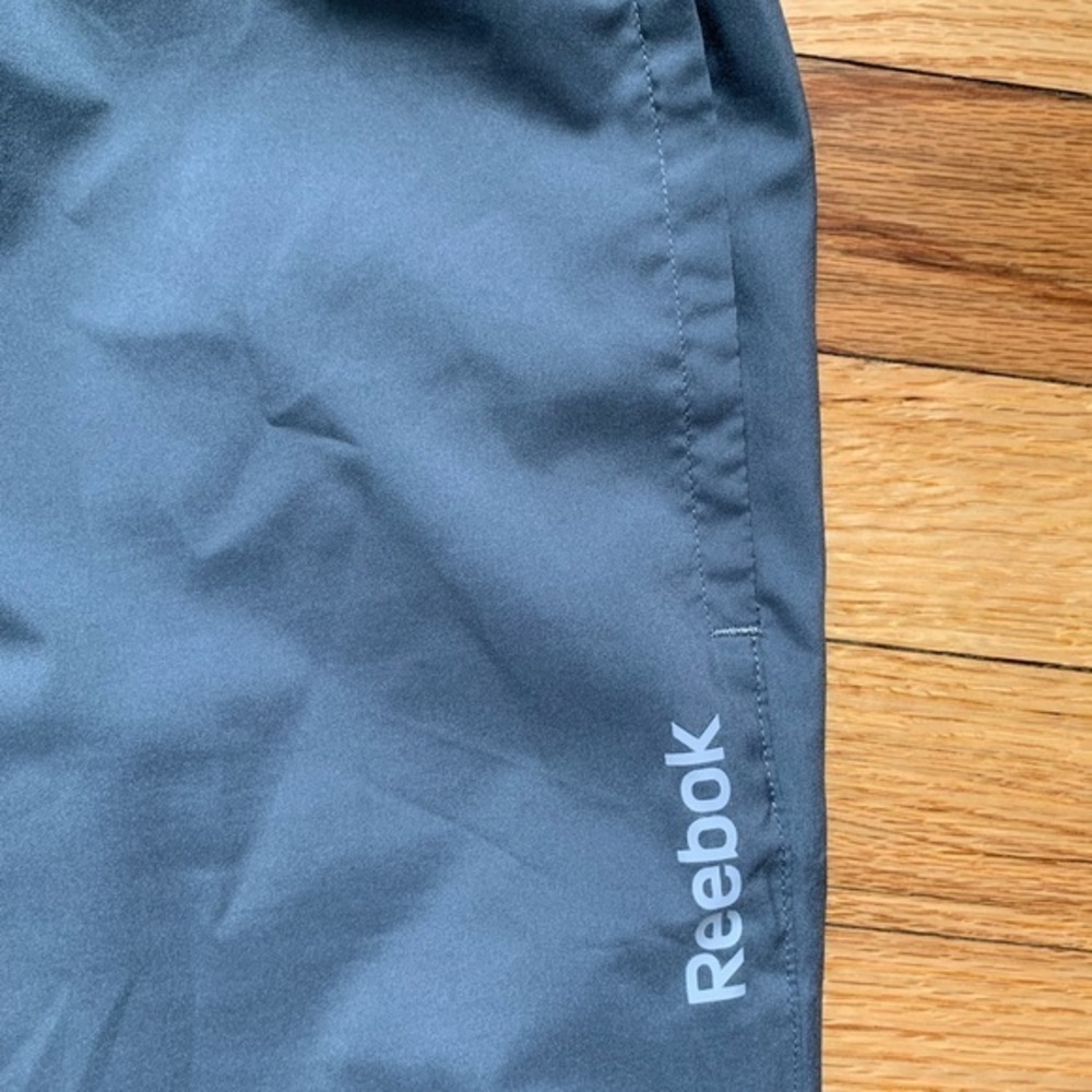 Reebok Size‎ XL SpeedWick 30” Inseam sweatpants with front and back pockets - Picture 3 of 9